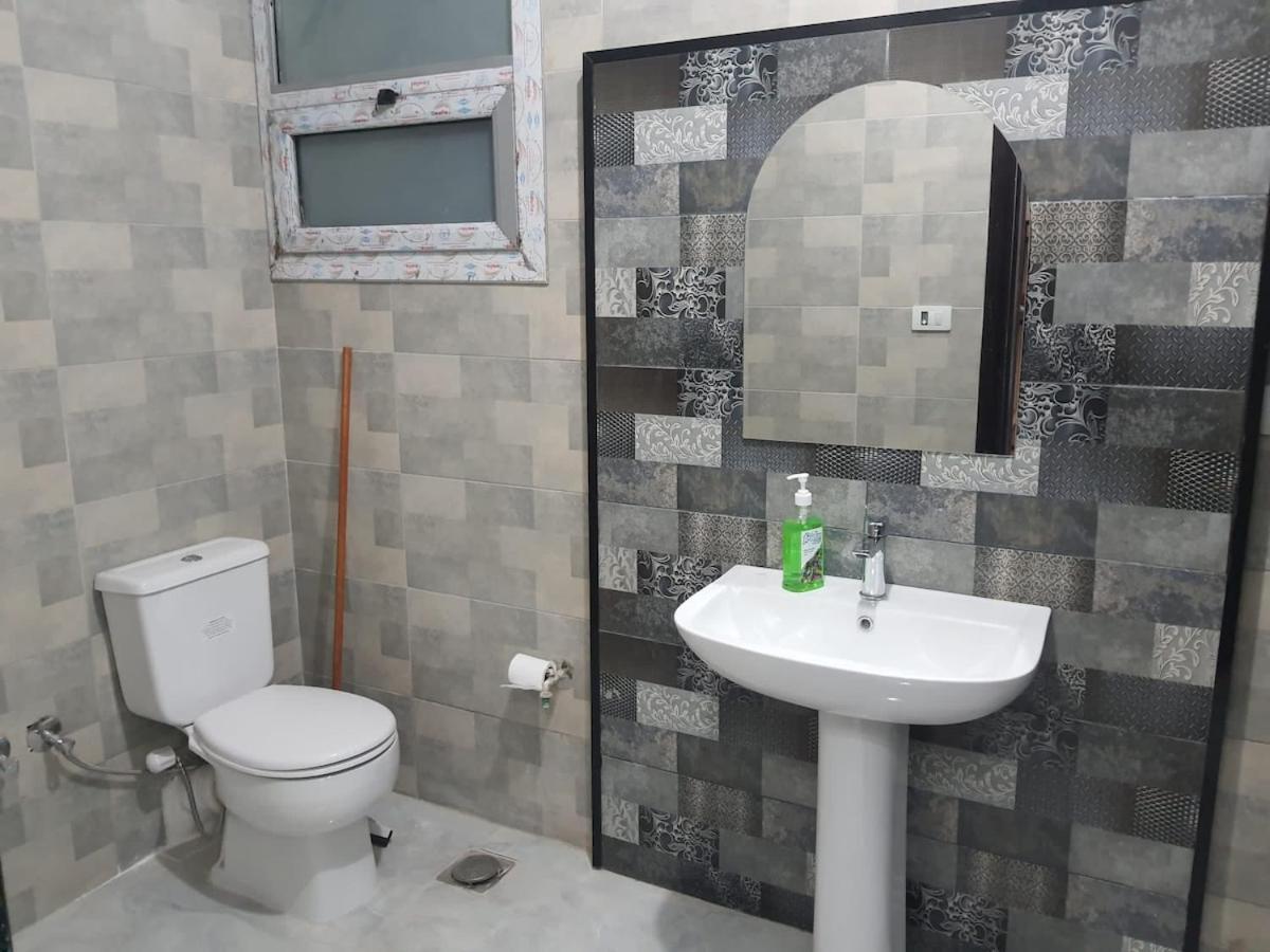 Spacious 3 Bed With Pool, Close To Malls *